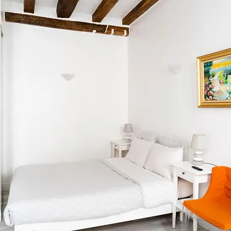 Le 64 Rue Chapon
