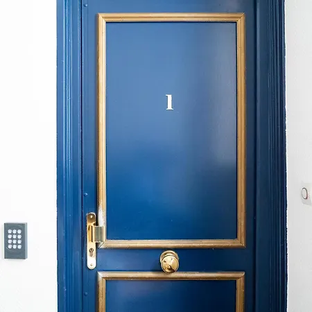 Le 64 Rue Chapon Apartment