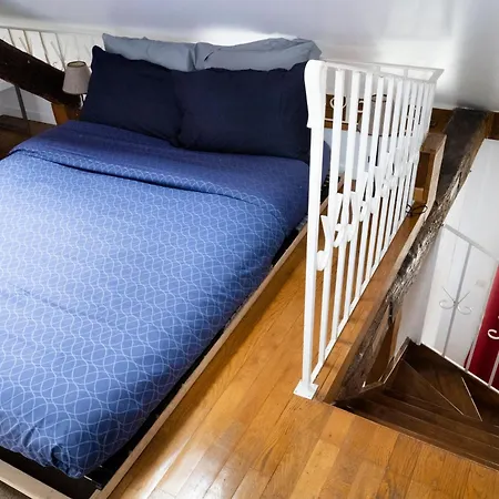 Le 64 Rue Chapon * باريس