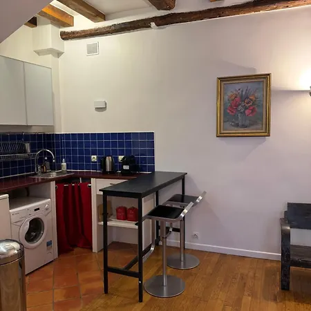 Le 64 Rue Chapon * باريس