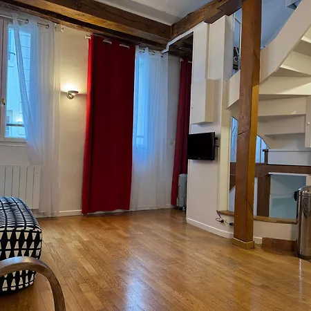 Le 64 Rue Chapon Apartment