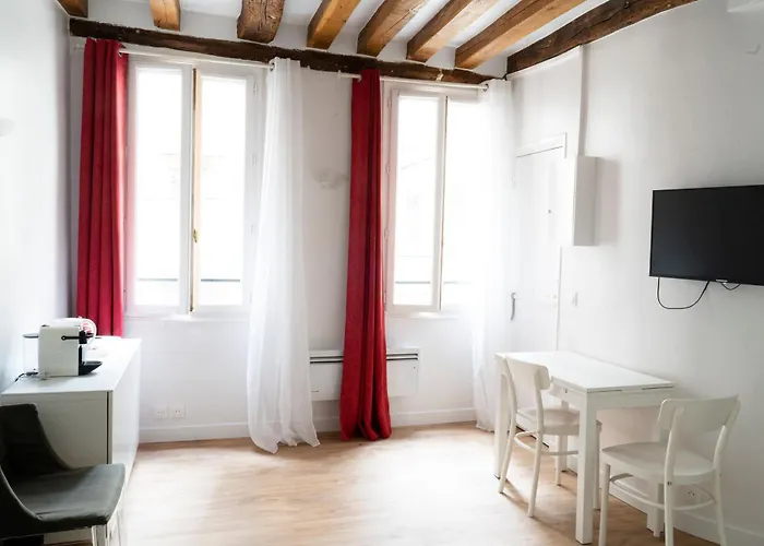 Le 64 Rue Chapon パリ