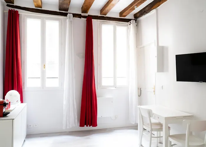 Le 64 Rue Chapon * パリ