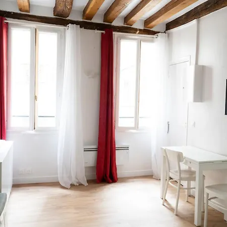 Le 64 Rue Chapon Париж