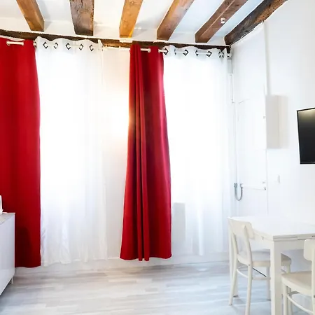 Le 64 Rue Chapon *