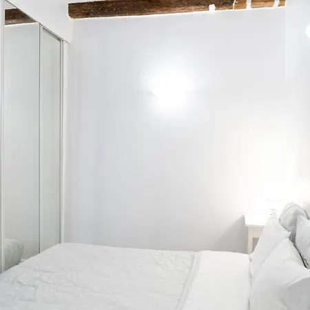 Le 64 Rue Chapon * Париж